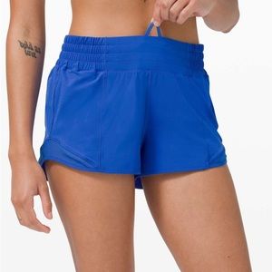 NWOT Lululemon Cerulean Blue Hotty Hot High Rise 2.50 Shorts Size 4